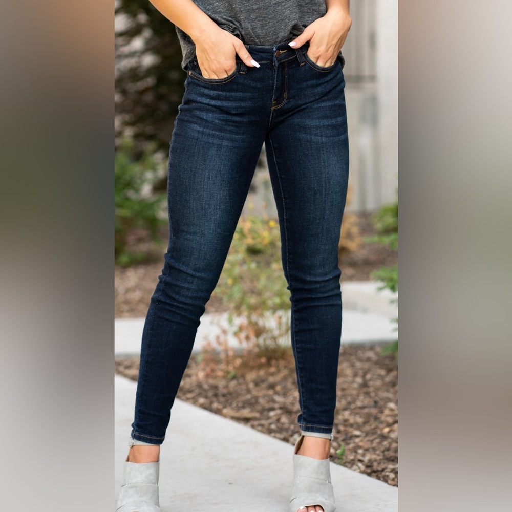 Judy Blue Joanne Mid Rise Skinny Jeans